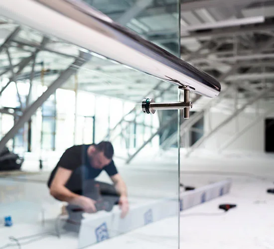 Miami, FL highly skilled glass repair technicians
