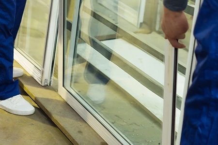Commercial Glass Repair Technician in Miami